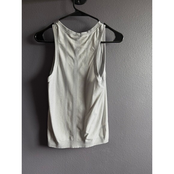 Lululemon Swiftly Relaxed Tank Size 2 - Picture 2 of 3